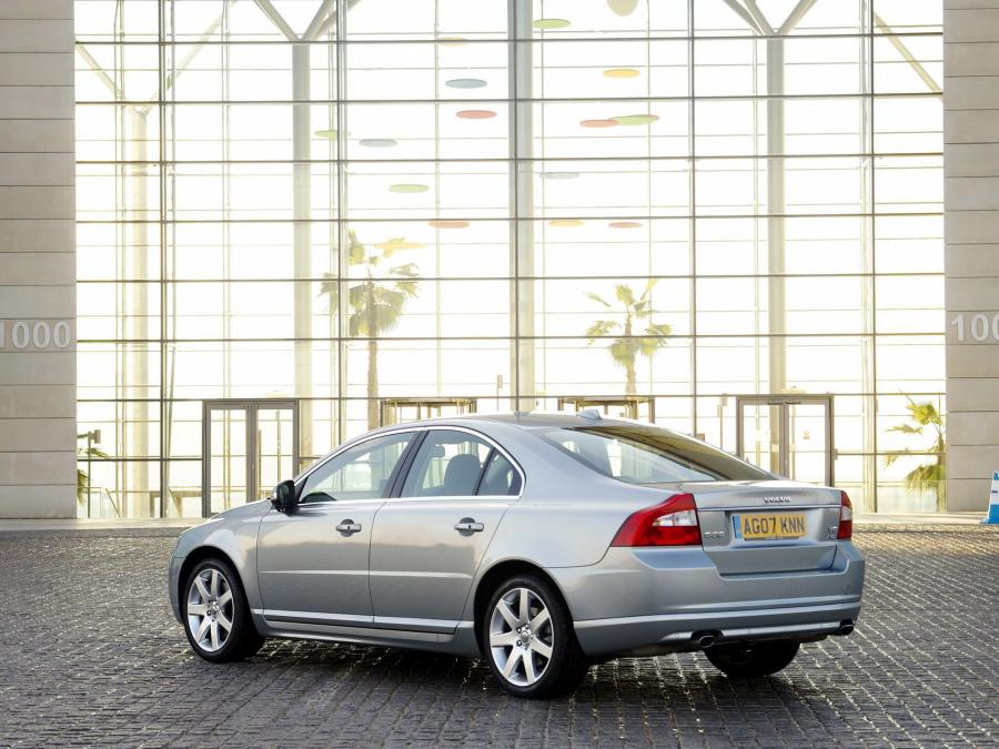  Volvo S80 2006 года  (UK) (фото 9 из 14)